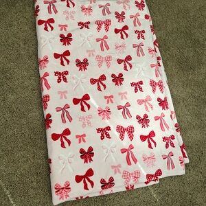 Shabby chic queen size bow blanket